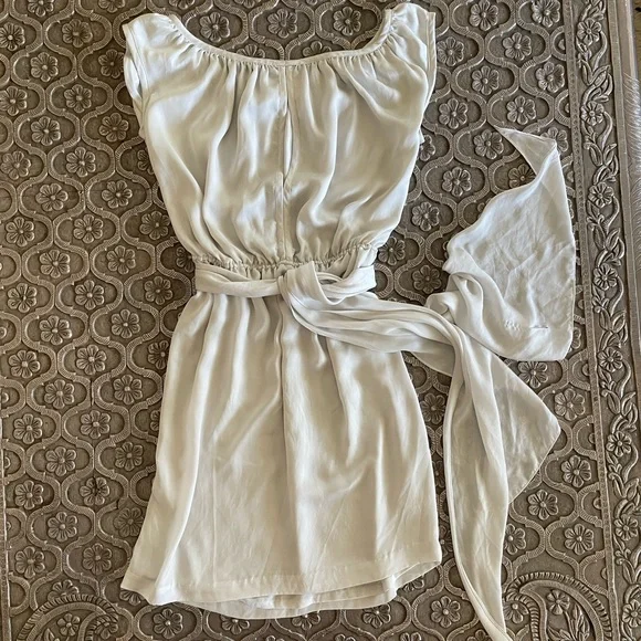 Sage color dress - Picture 3 of 5